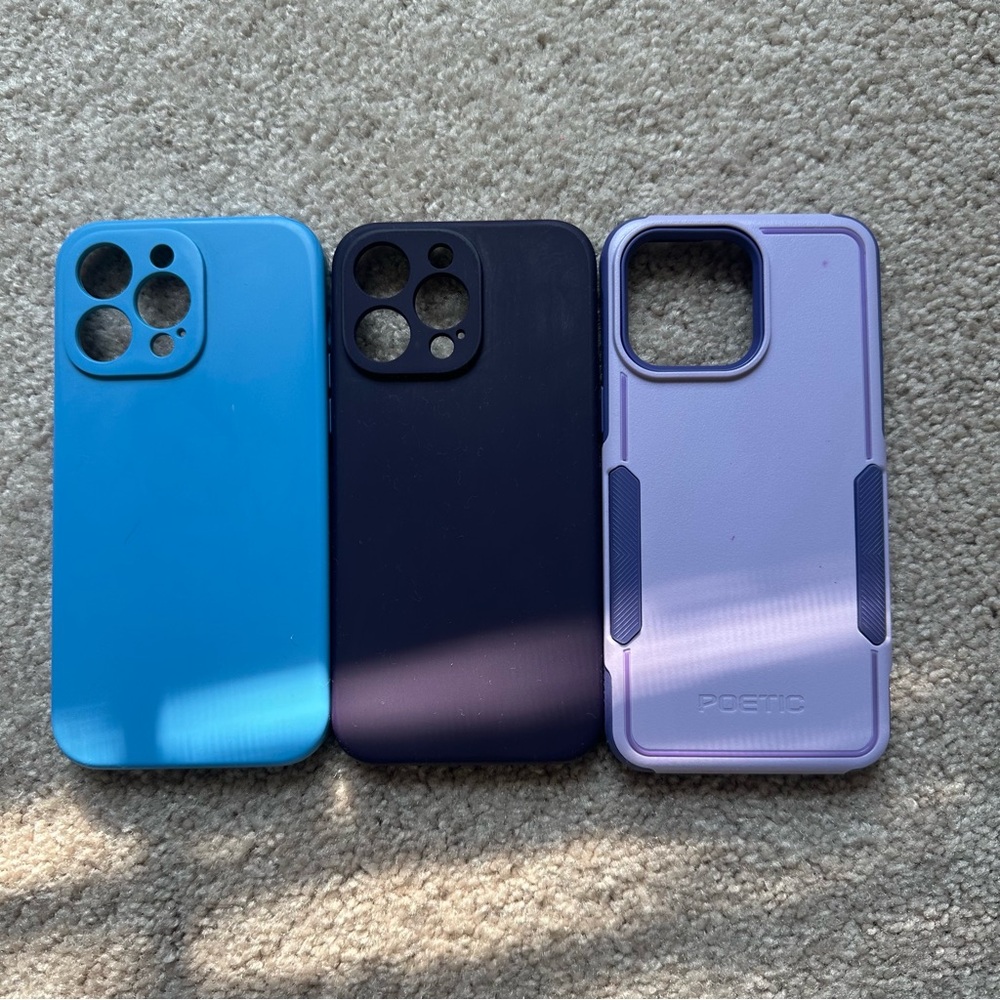 3 brand new IPhone 14 Pro Max cases & 2 IPhone 14 Pro Max screen protector